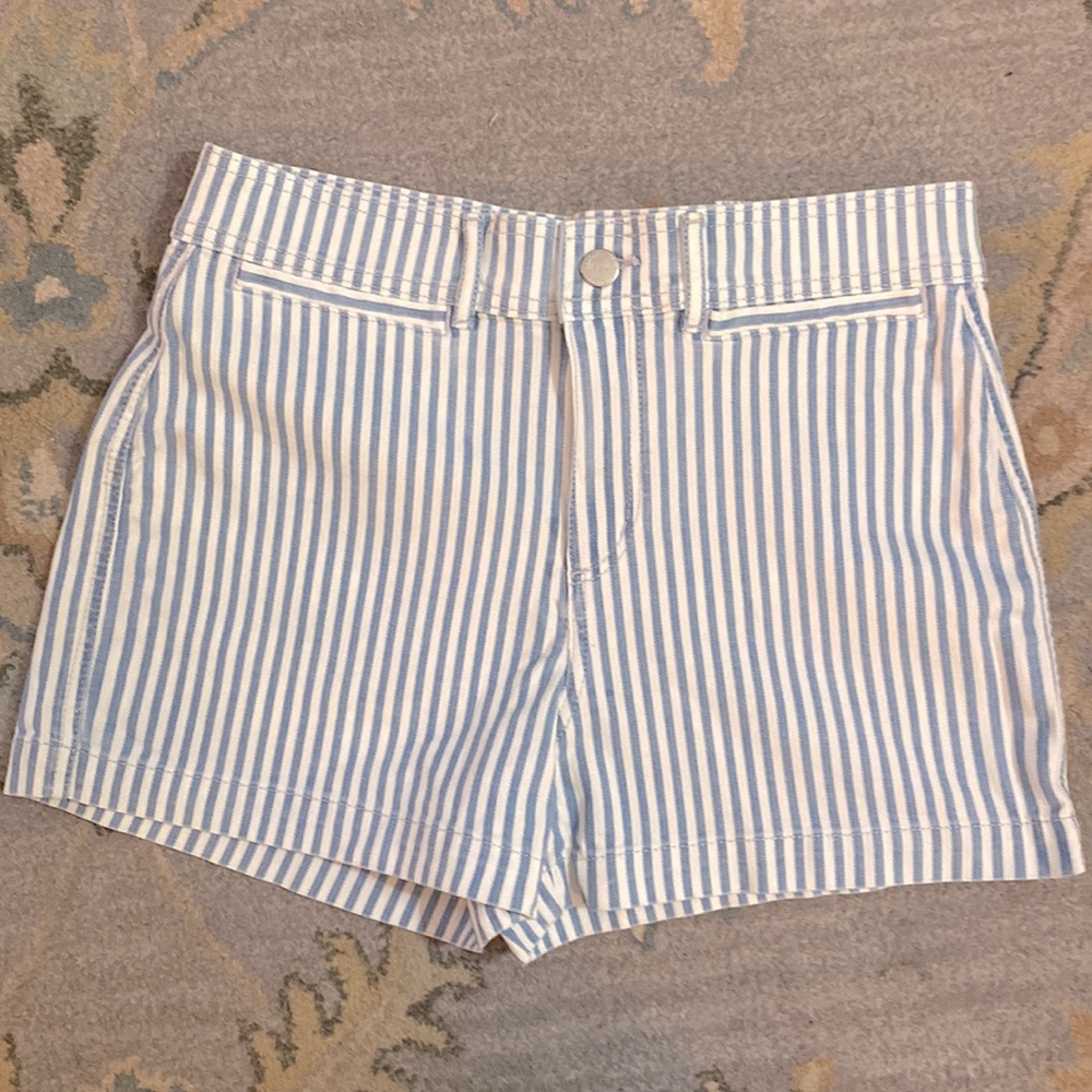 NWT Loft Blue & White Striped Jean Shorts. Very flattering to the derrière!